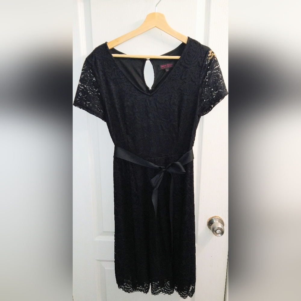 Elegant Black Lace Dress